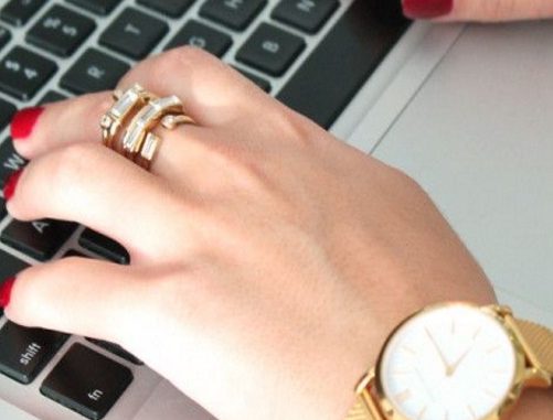 workplace-jewelry-trends-keep-it-classy-and-tasteful